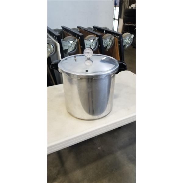 PRESTO PRESSURE COOKER