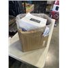 Image 1 : BOX OF JONES T1340B POLYPROPYLENE 40DR SNAP CAP BOTTLES AND JUVALE POP TOP BOTTLES