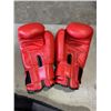 Image 7 : BOX OF MMA GLOVES AND SPARRING GLOVES