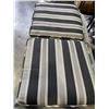 Image 3 : 8 OUTDOOR PATIO SEAT CUSHIONS