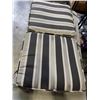 Image 5 : 8 OUTDOOR PATIO SEAT CUSHIONS