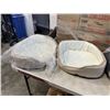 Image 2 : LOT OF 3 NEW DOG BEDS