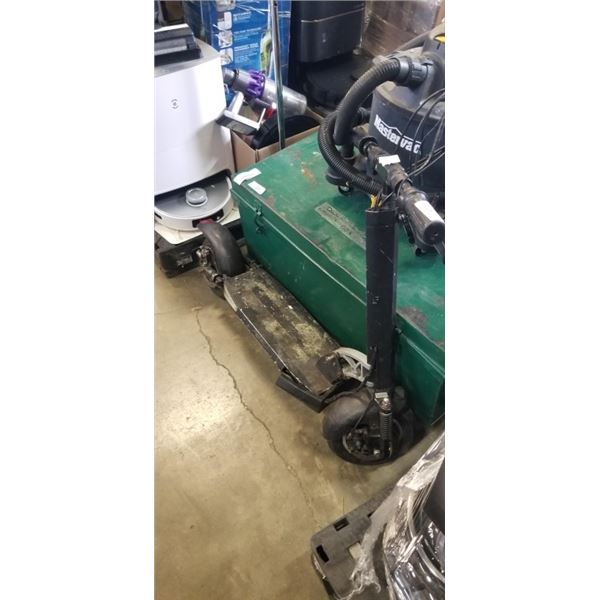 EV SCOOTER FOR PARTS/REPAIR