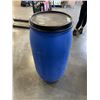 Image 2 : LARGE FOOD GRADE DRUM W/ LID