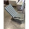 Image 4 : 2 PATIO LOUNGE CHAIRS