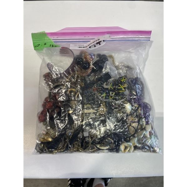 LARGE BAG OF MISC JEWELLERY AND PARTS