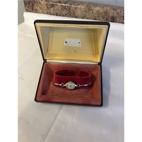 VINTAGE 10K GOLD FILLED LADY ELGIN 23 JEWELS WATCH, MANUAL WIND UP, GOOD WORKING ORDER, GEMEX GF BRA