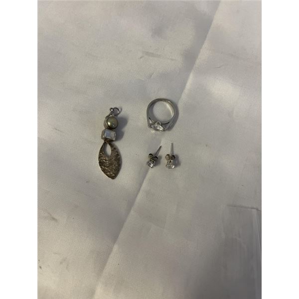 SILVER RING, PAIR OF STERLING SILVER STUD EARRINGS AND ONE PENDANT MARKED 925