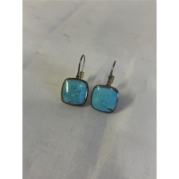 VINTAGE STERLING SILVER W/ TURQUOISE STONES PAIR OF EARRINGS