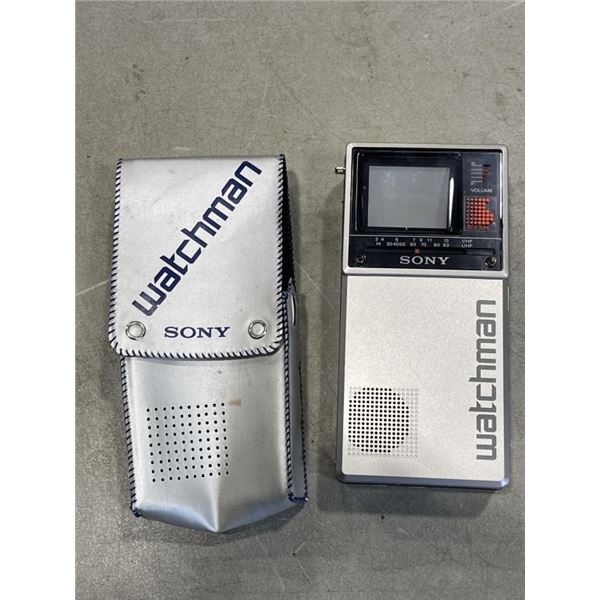 VINTAGE SONY WATCHMAN TV MODEL FD-20A. WORKING WITH ORIGINAL CASE