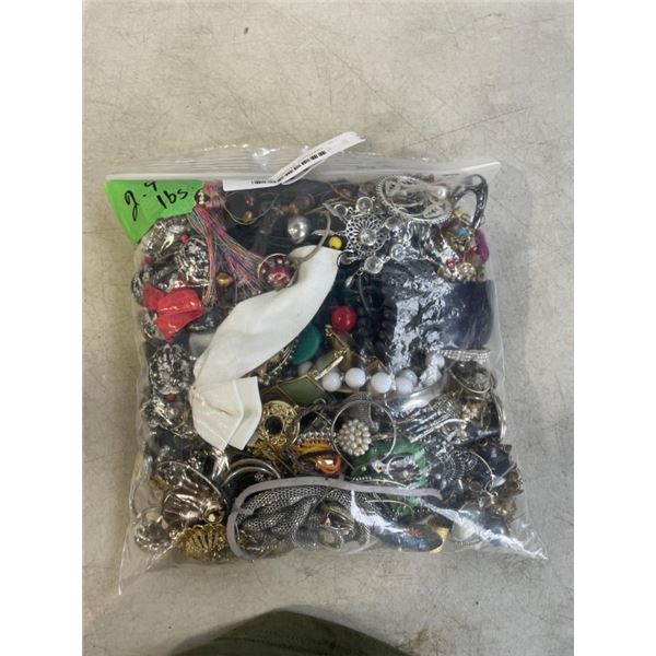 LARGE BAG OF MISC JEWELLERY AND PARTS