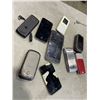 Image 2 : 9 OLDER CELL PHONES FOR PARTS