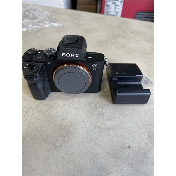 SONY A7II FULL FRAME MIRRORLESS DIGITAL CAMERA WITH BATTERY AND CHARGER