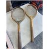 Image 2 : ASSORTED WATER BOTTLE SAND 2 VINTAGE TENNIS RACQUETS