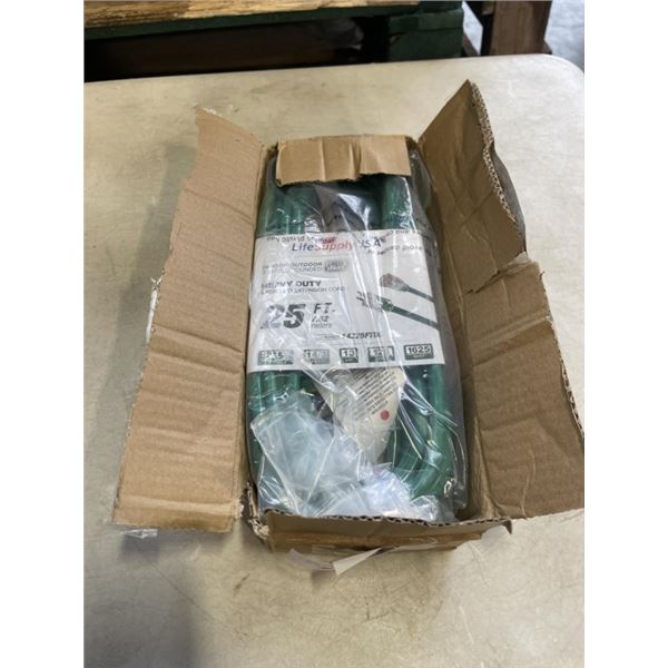 AS NEW 25FT GREEN  INDOOR OUTDOOR HEAVY DUTY LIGHTED 3 WIRE GROUNDED EXTENSION CORD 14AWG
