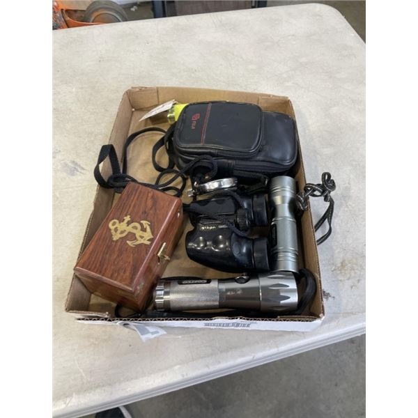 TRAY OF COLLECTIBLES