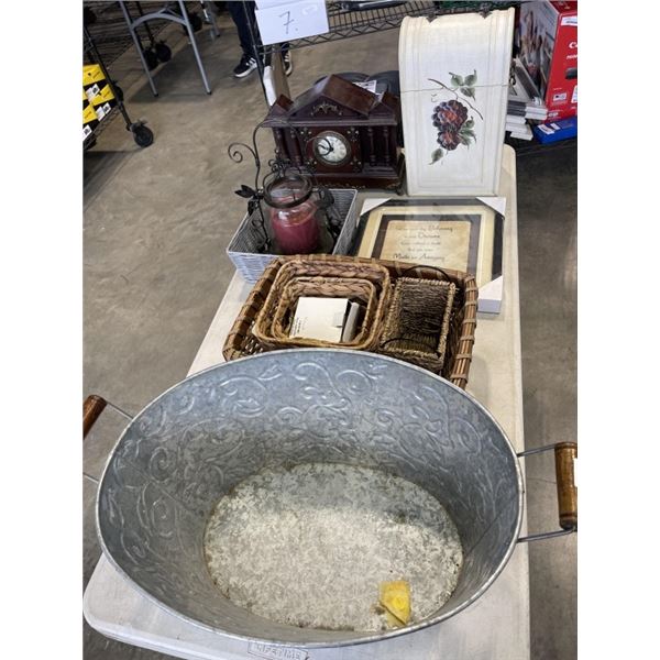 ASSORTED HOME DECOR ITEMS