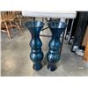 Image 3 : LARGE LOT OF GLASS AND POTTERY VASES AND JUGS