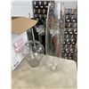 Image 4 : LARGE LOT OF GLASS AND POTTERY VASES AND JUGS