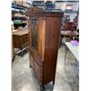 Image 5 : ANTIQUE DISPLAY CABINET