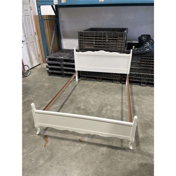 WHITE FRENCH PROVINCIAL DOUBLE SIZE BEDFRAME