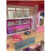 Image 2 : HUGE BARBIE DREAM DOLLHOUSE WITH PARTY BUS AND CORVETTE