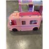 Image 8 : HUGE BARBIE DREAM DOLLHOUSE WITH PARTY BUS AND CORVETTE