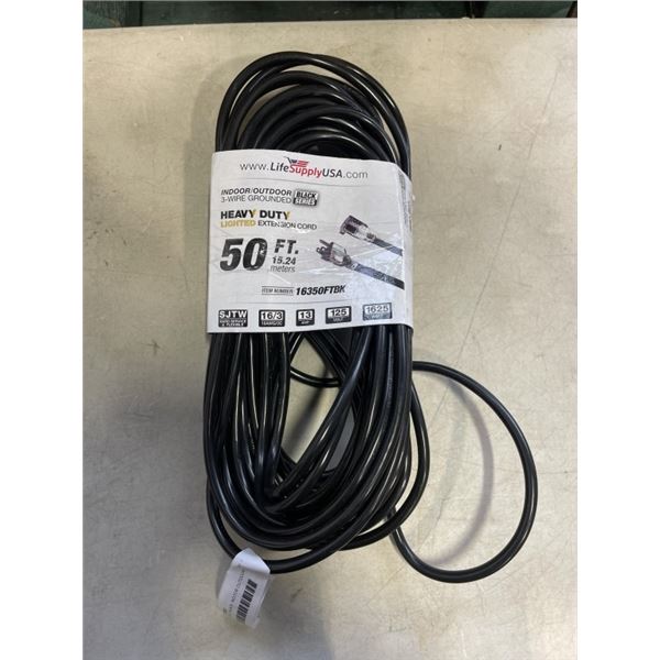 AS NEW 50FT BLACK  INDOOR OUTDOOR HEAVY DUTY LIGHTED 3 WIRE GROUNDED EXTENSION CORD 16AWG