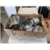 Image 2 : LOT OF KITCHEN AID BOWL AND ATTACHMENTS
