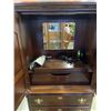 Image 2 : LEXTINGTON FURNTIURE 2 DRAWER WARDROBE W/ POWER