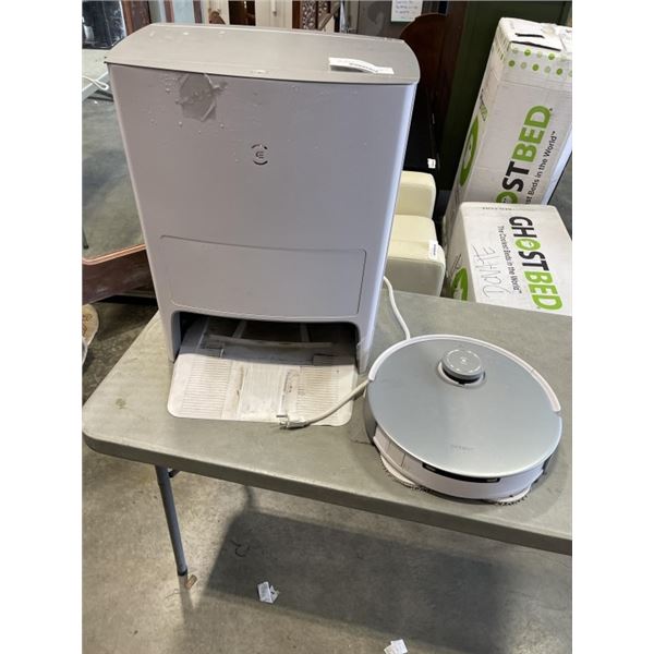 ECOVACS DEBOT OZMO T20 ROBOT VACUUM WORKING WITH CHARGING DOCK