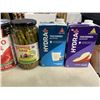 Image 3 : 2 CANS OF TOMATOE JUICE, 1 PICKELED ASPARAGUS, AND 2 HYDRA PLUS DRINKS