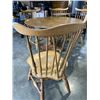 Image 5 : ROUND MAPLE TABLE AND 4 SPINDLE BACK CHAIRS