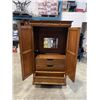 Image 2 : 2 DOOR SOLID WOOD WARDORBE WITH POWER