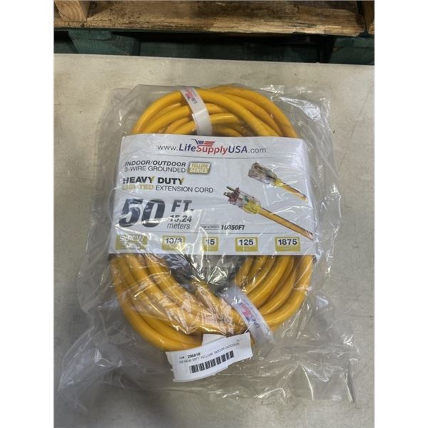 AS NEW 50FT YELLOW  INDOOR OUTDOOR HEAVY DUTY LIGHTED 3 WIRE GROUNDED EXTENSION CORD 10AWG