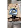 Image 1 : 2 CASES OF NEW CLIP ON READING LIGHTS