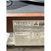 Image 6 : VICTROLA 3 IN 1 TURNTABLE AND INSIGNIA RETRO RED MICROWAVE