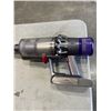 Image 2 : DYSON CORDLESS V10 MOTORHEAD VACUUM