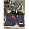 Image 1 : 5 NEW YOUTH COLLAR SHIRTS AND NEW PANTS