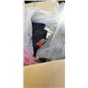 Image 3 : LOT OF ASSORTED CLOTHING