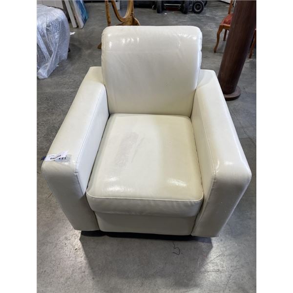 WHITE LEATHER ARM CHAIR