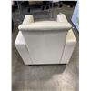 Image 2 : WHITE LEATHER ARM CHAIR