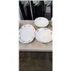 Image 3 : S.C RICHARD ITALIAN BOWLS AND SERVING ITEMS AND ASSORTED LILING CUPS AND SAUCERS
