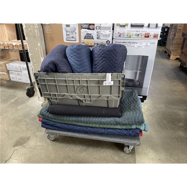 TOTE W/ 8 MOVING BLANKETS