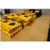 Image 6 : Multiple DeWalt DXPE2502142 Masks 