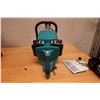 Image 10 : Used Makita GEC01 Cordless Power Cutter w/ 2 Batteries, Works)