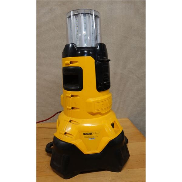 Used DeWalt DCL070 Flexvolt Area Light w/Bluetooth 31"H (Works)