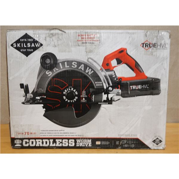 SkilSaw SPTH70M-21 Cordless Worm Drive Saw Kit w/ Battery New in Box