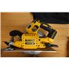 Image 9 : DeWalt DCS354 Multi-Tool, DCF Drywall Screw Gun, DCS570 Circular Saw & Bag (used)