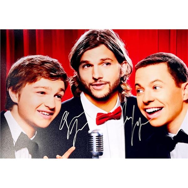 Two and a Half men cast facsimile signed photo